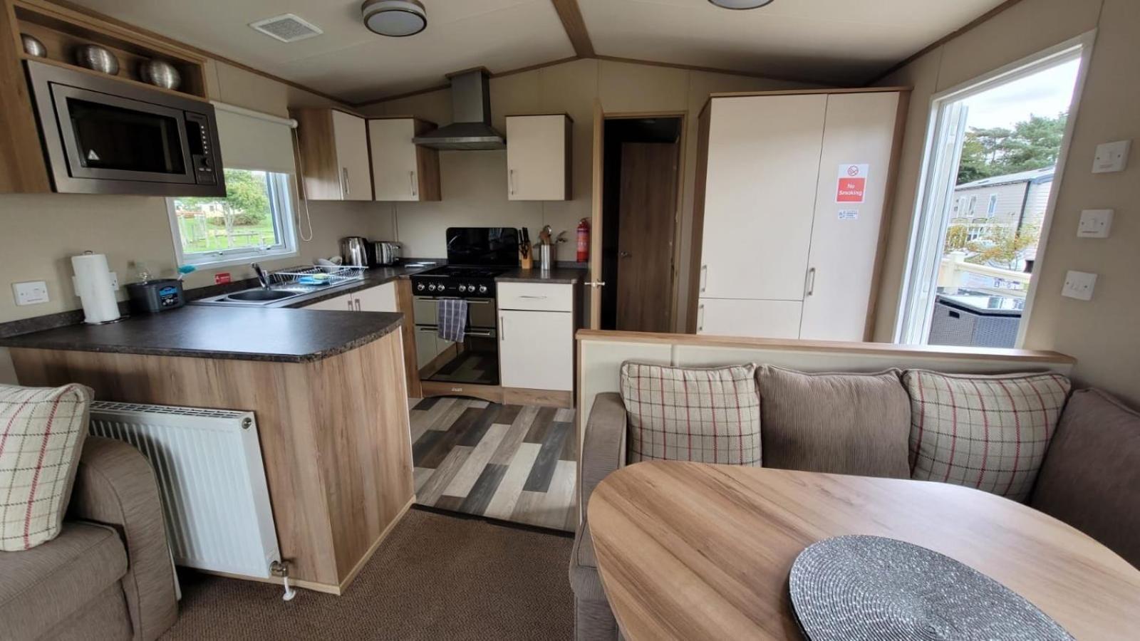 Tattershall Lakes Kingfisher Caravan 8 Berth With Hot Tub & Wifi Екстериор снимка