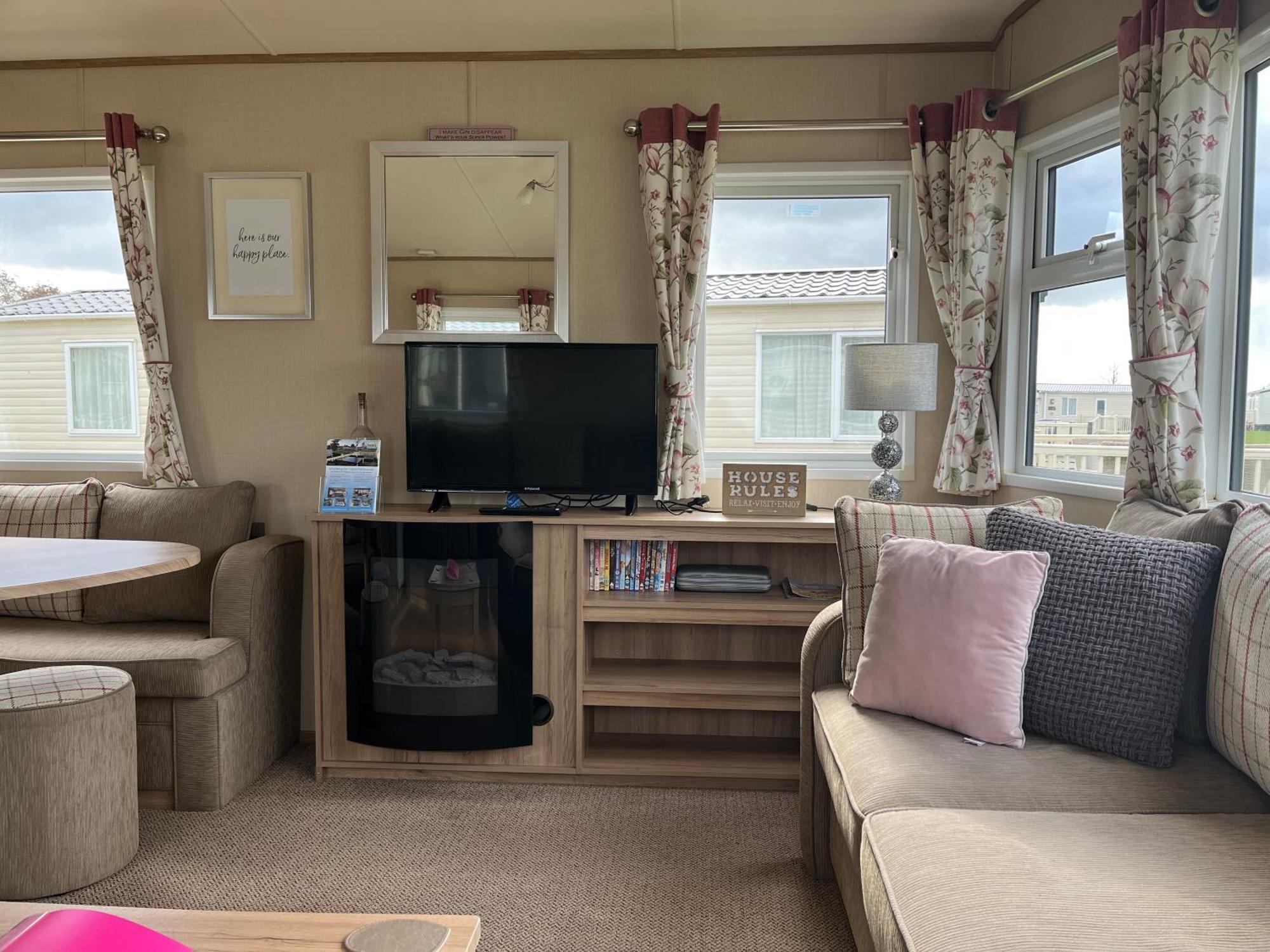 Tattershall Lakes Kingfisher Caravan 8 Berth With Hot Tub & Wifi Екстериор снимка
