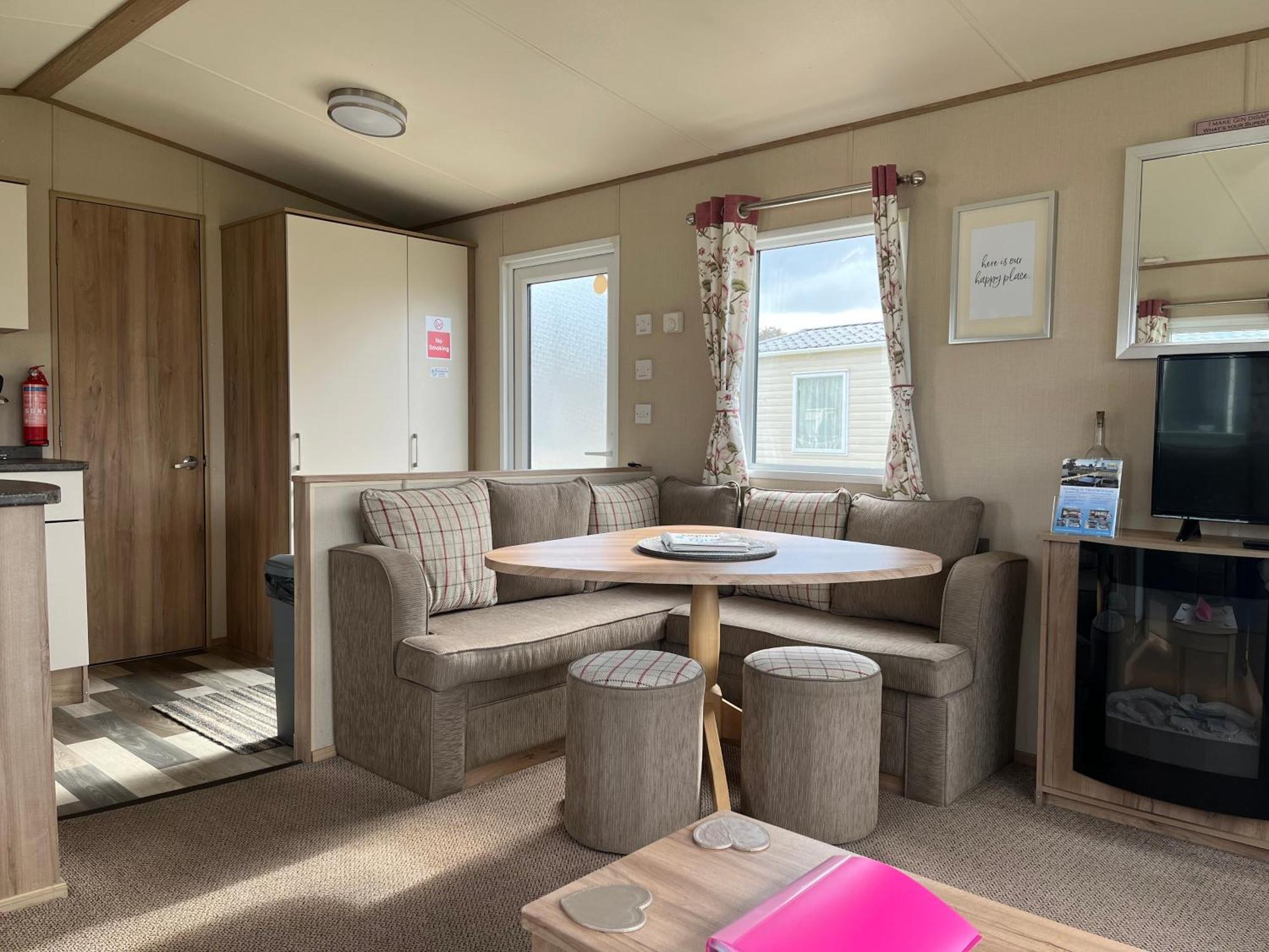 Tattershall Lakes Kingfisher Caravan 8 Berth With Hot Tub & Wifi Екстериор снимка