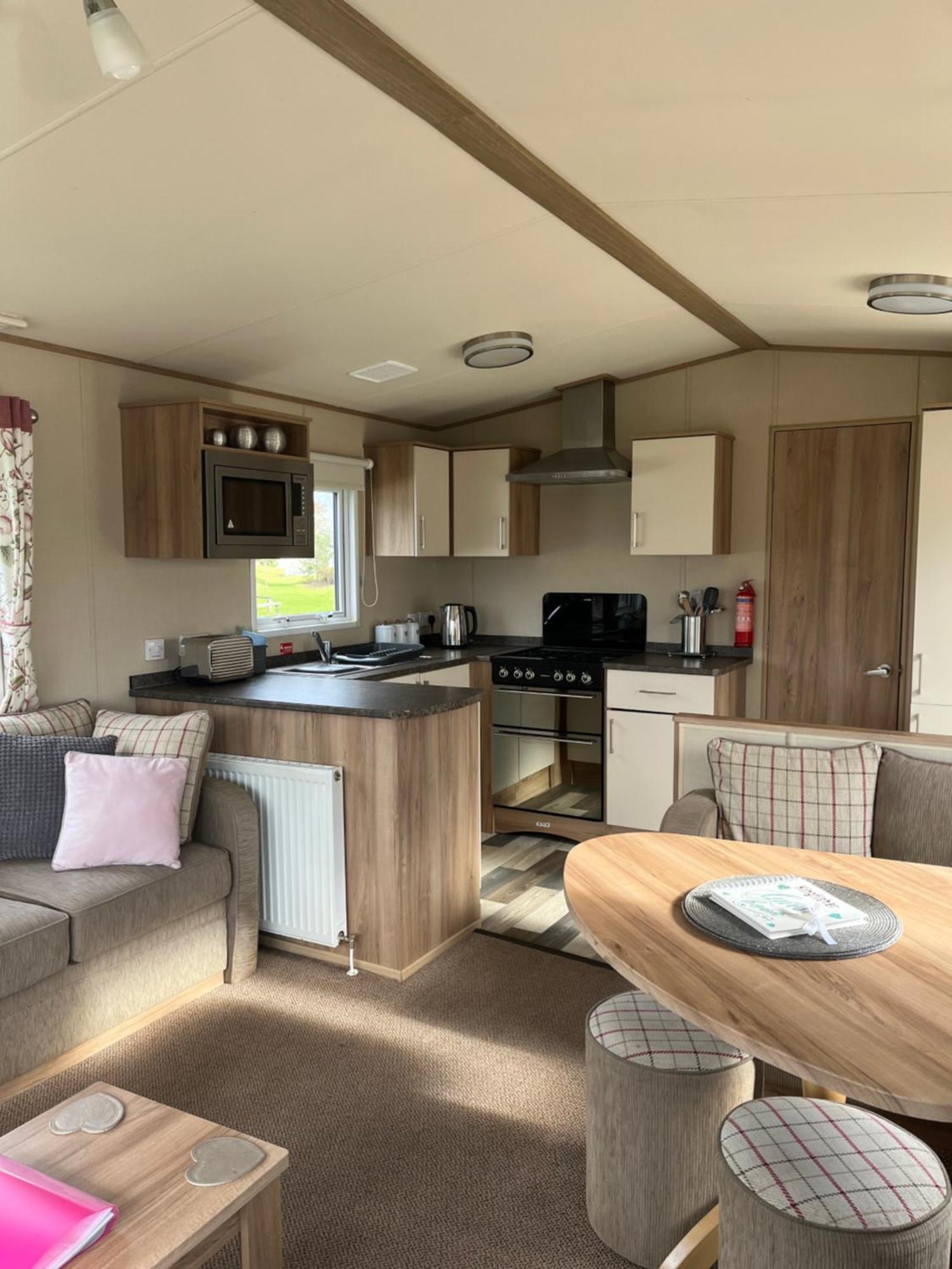 Tattershall Lakes Kingfisher Caravan 8 Berth With Hot Tub & Wifi Екстериор снимка