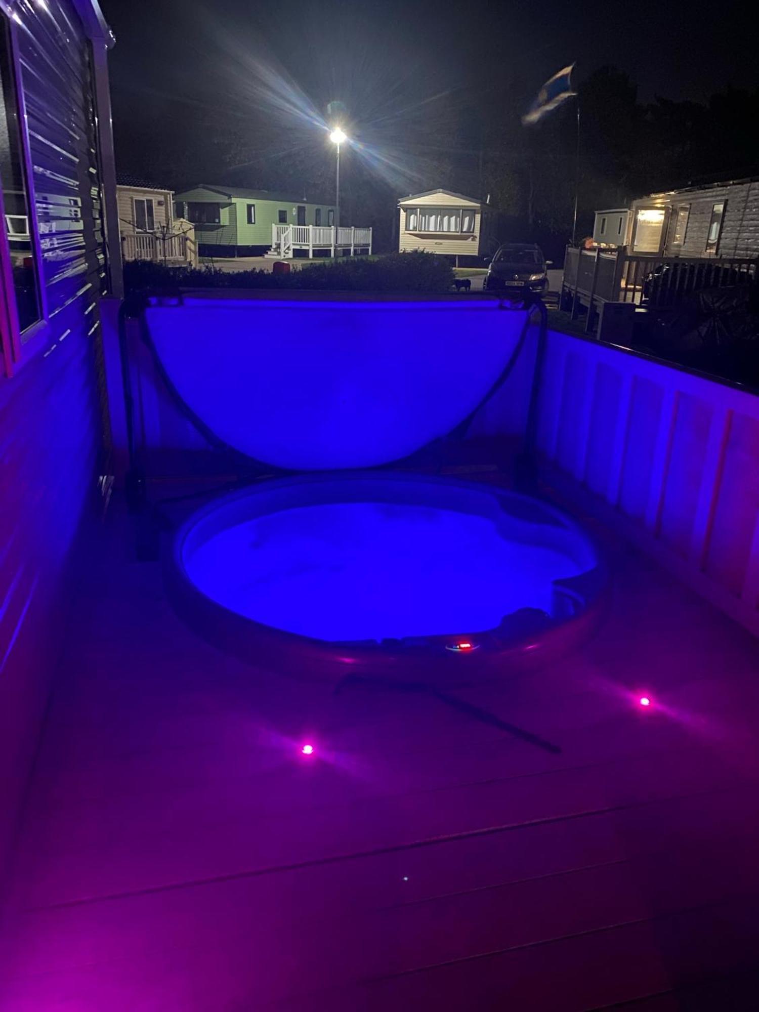 Tattershall Lakes Kingfisher Caravan 8 Berth With Hot Tub & Wifi Екстериор снимка