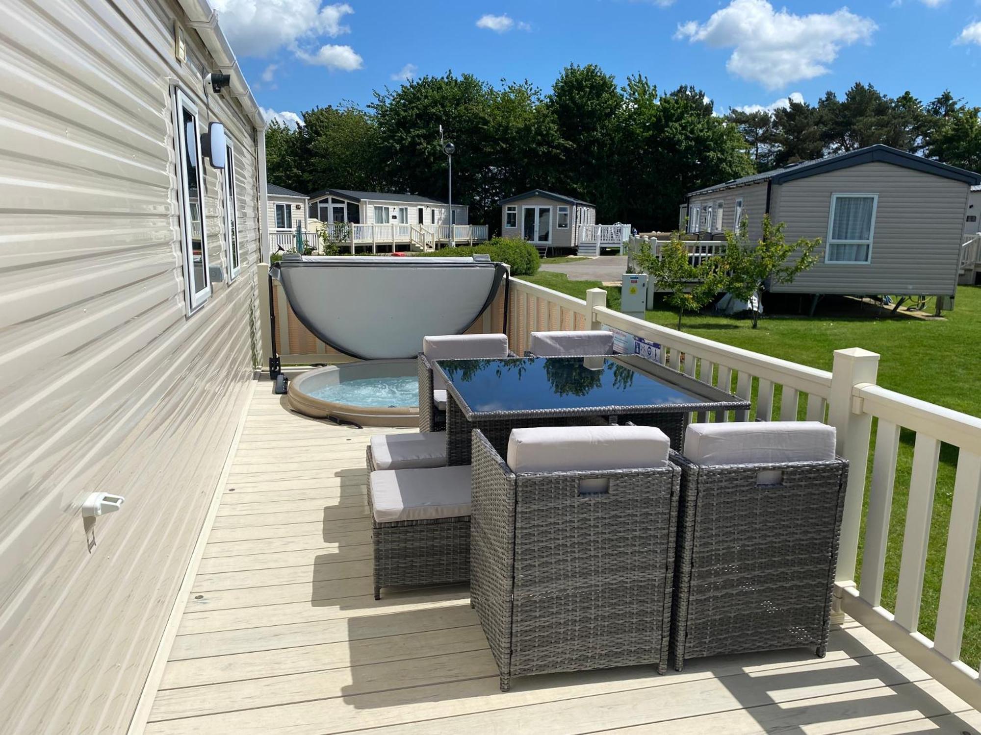 Tattershall Lakes Kingfisher Caravan 8 Berth With Hot Tub & Wifi Екстериор снимка